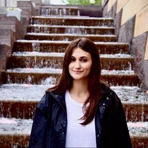 Meet your Posher, Arielle